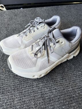 On Running Shoes Womens Size 10.5 Gray CloudTec Helion Athletic Mesh Sneaker
